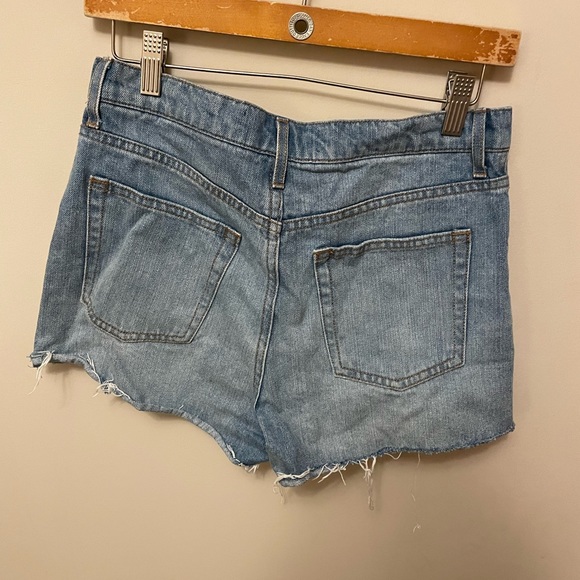 Size 27 DTLA button-fly jean shorts - Picture 2 of 2